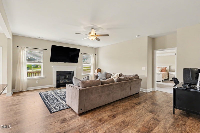 52 Heirloom Ct, Benson, NC 27504