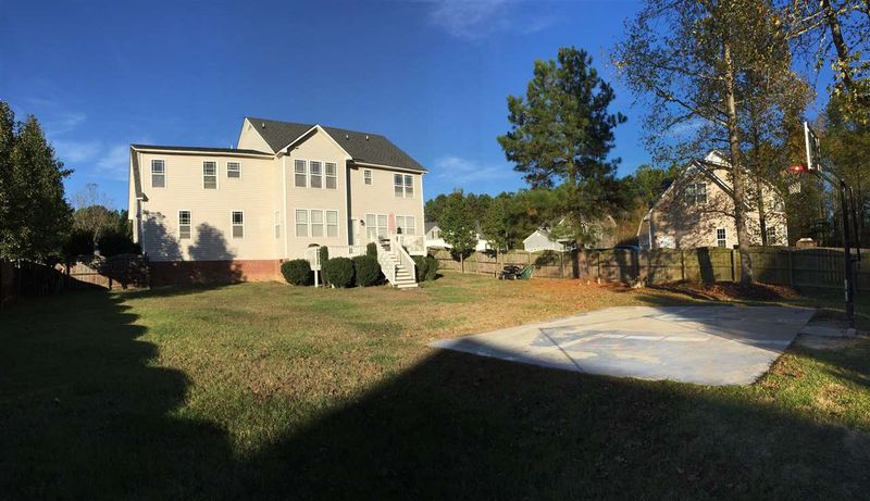 52 Larson Ct, Clayton, NC 27520