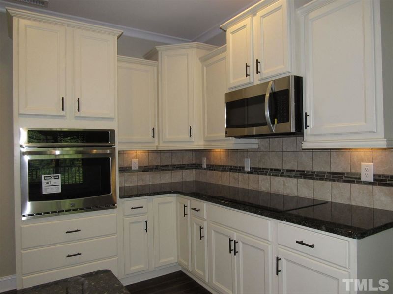 52 Northcliff Ct, Clayton, NC 27527