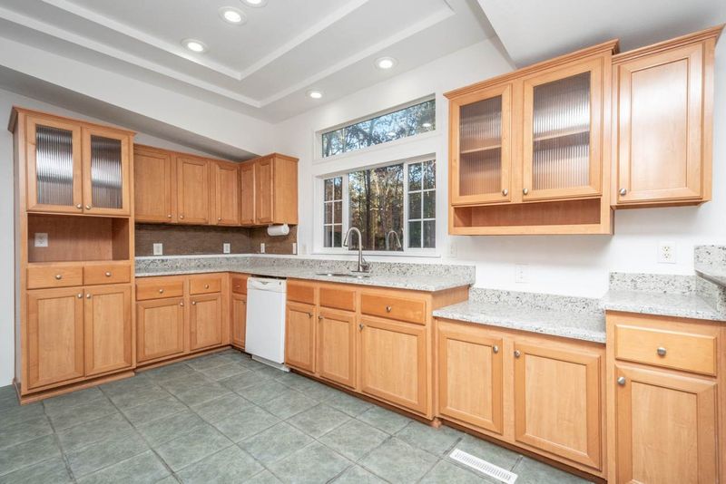52 E Silver Belle Dr, Zebulon, NC 27597