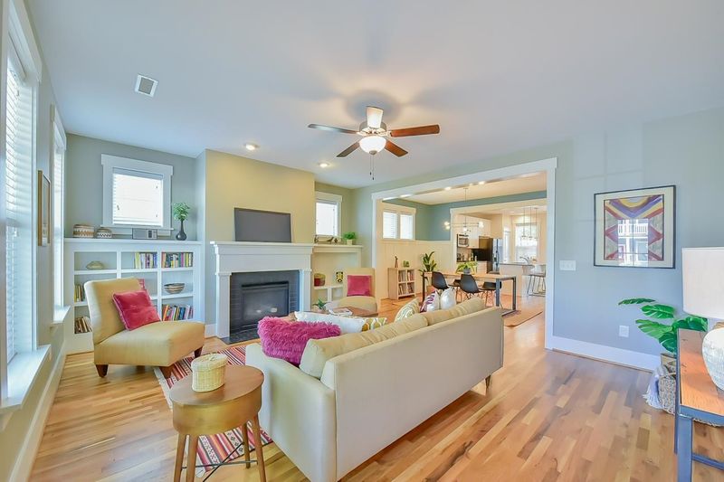 52 Summersweet Ln, Chapel Hill, NC 27516