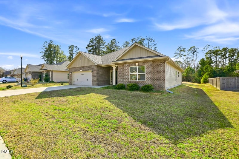52 Woodwater Cir, Lillington, NC 27546