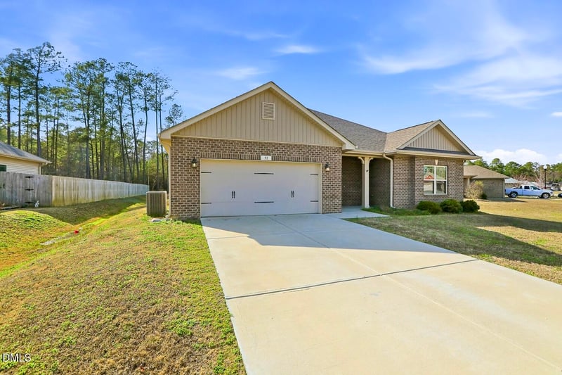 52 Woodwater Cir, Lillington, NC 27546