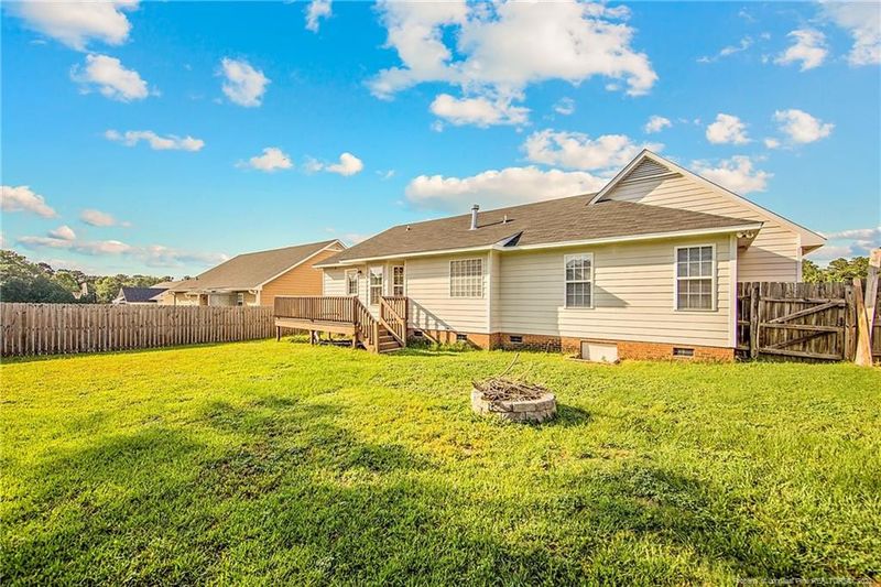 520 Ashdown Pl, Fayetteville, NC 28311