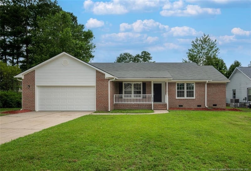 520 Blackbird Rd, Fayetteville, NC 28314