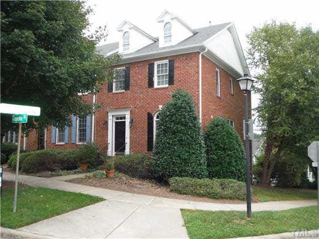 520 Copperline Dr, Chapel Hill, NC 27516