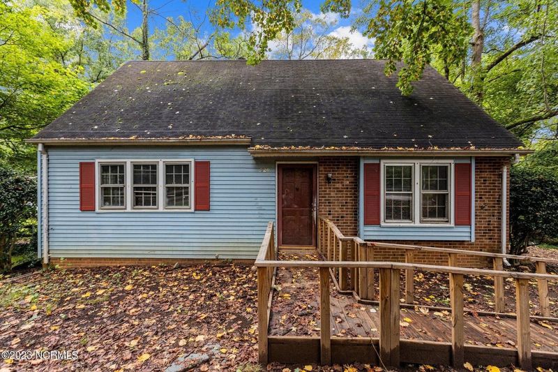 520 Fenwick Dr, Raleigh, NC 27603