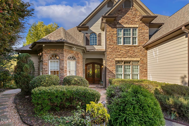 520 Foxdale Ridge Dr, Cary, NC 27519