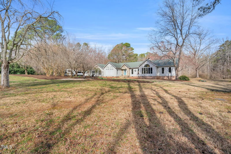 520 Log Barn Rd, Pittsboro, NC 27312