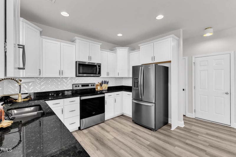520 Oak Holly Ln, Zebulon, NC 27597