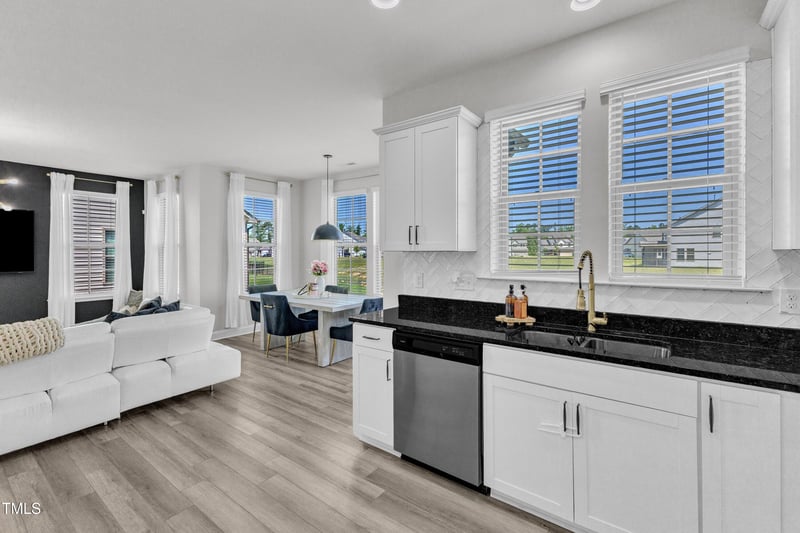 520 Oak Holly Ln, Zebulon, NC 27597