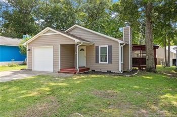 520 Stone Way Ct, Fayetteville, NC 28301