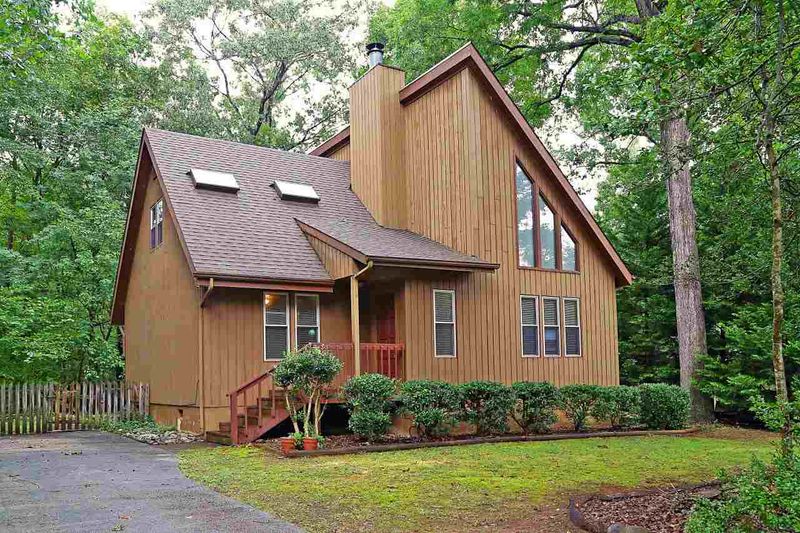 520 Valley Dr, Durham, NC 27704