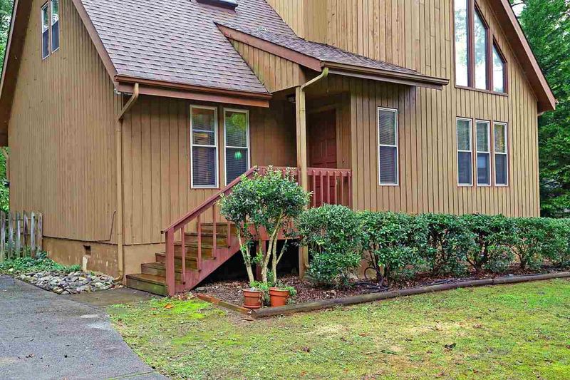 520 Valley Dr, Durham, NC 27704