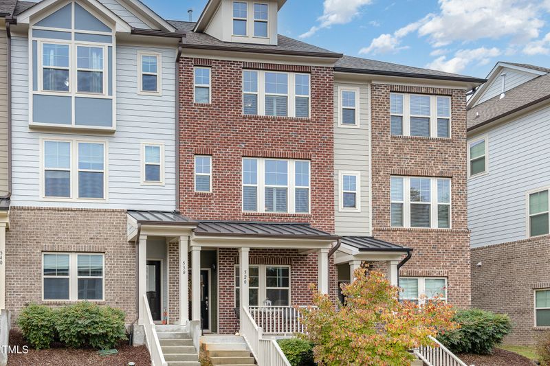 520 Village Loop Dr, Apex, NC 27502