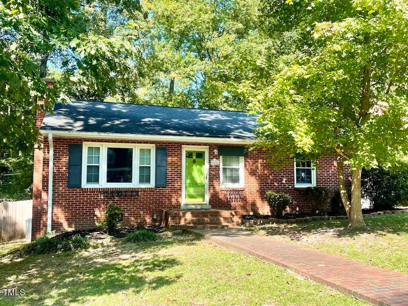 520 Walnut Dr, Sanford, NC 27330