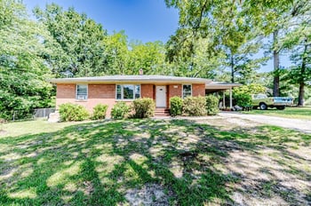5200 Bayleaf Dr, Fayetteville, NC 28304