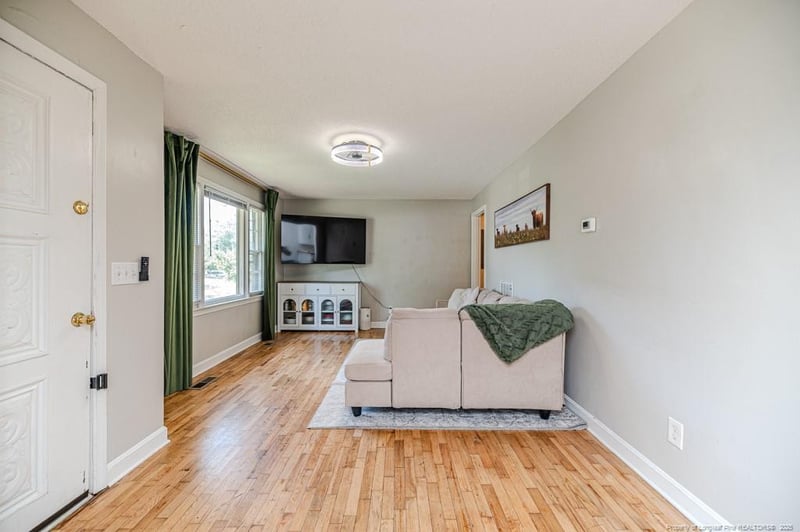 5200 Bayleaf Dr, Fayetteville, NC 28304