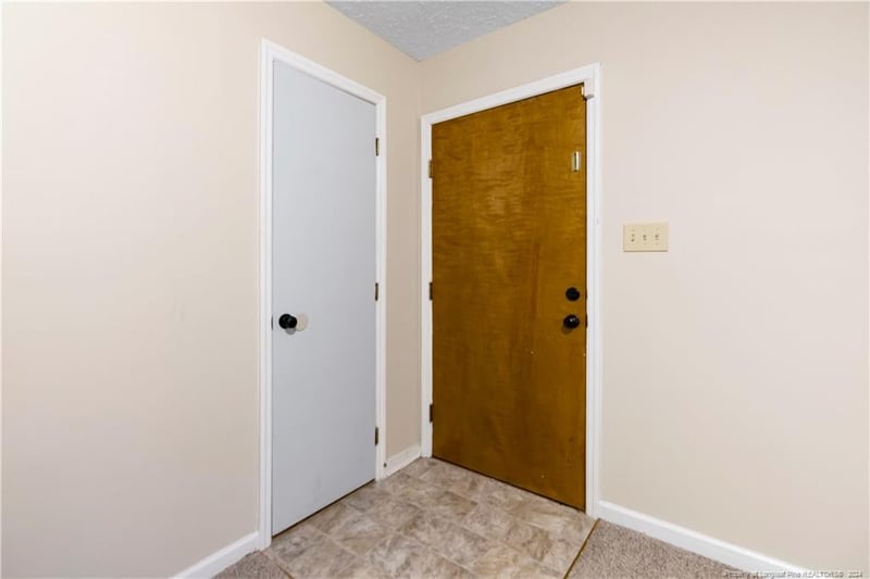 5200 Delco Dr, Fayetteville, NC 28311