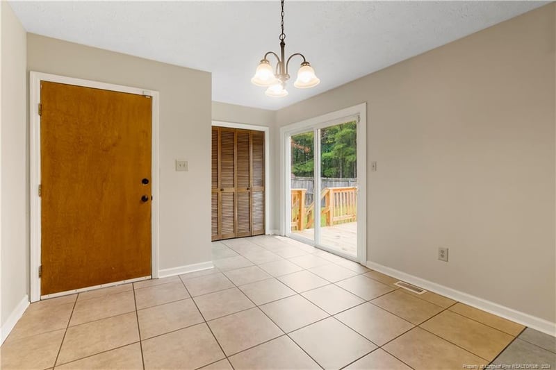 5200 Delco Dr, Fayetteville, NC 28311