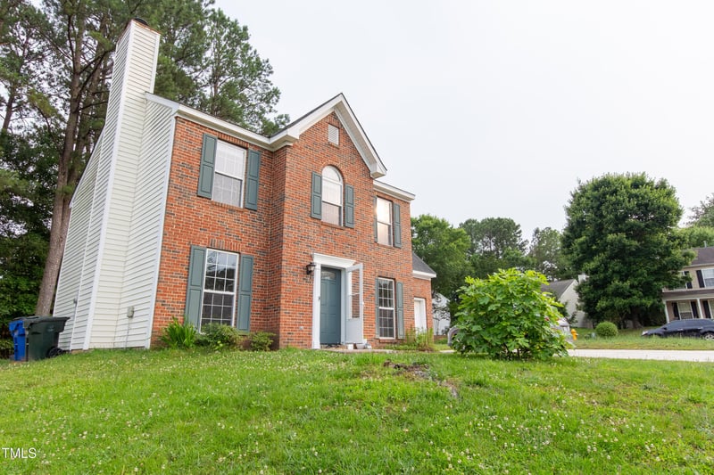 5200 Fieldwood Ct, Raleigh, NC 27616