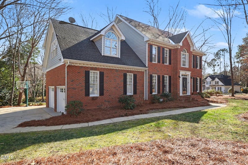 5200 Lake Edge Dr, Holly Springs, NC 27540