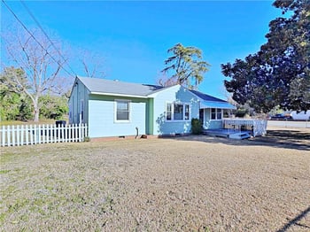 5200 Spruce Dr, Fayetteville, NC 28304