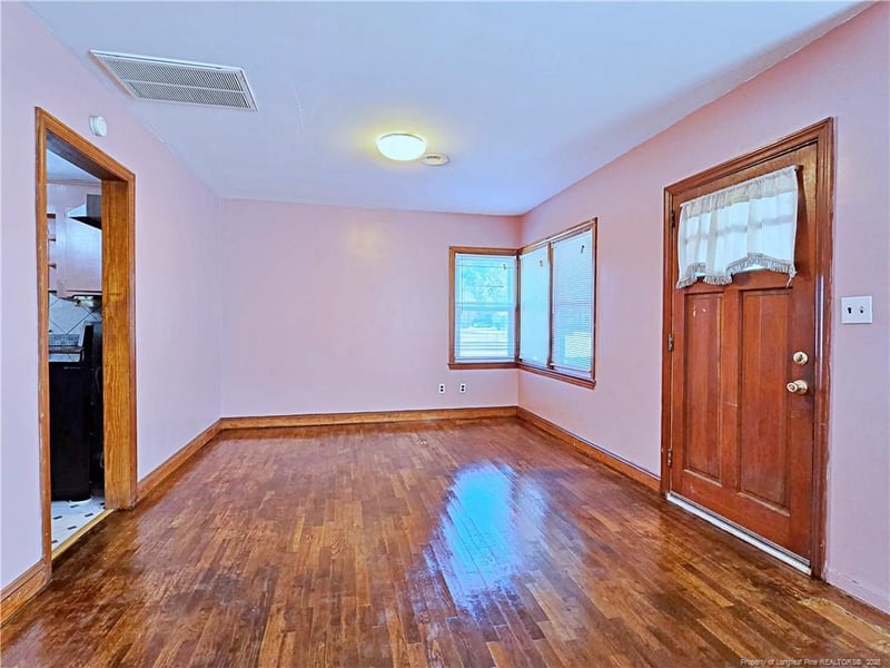 5200 Spruce Dr, Fayetteville, NC 28304