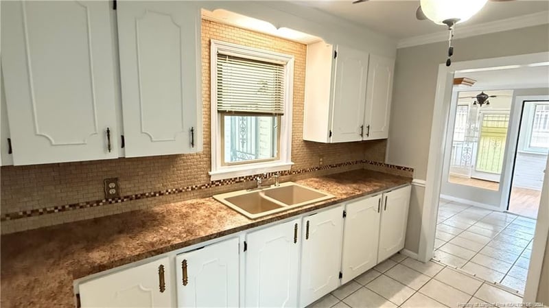 5201 Bayleaf Dr, Fayetteville, NC 28304