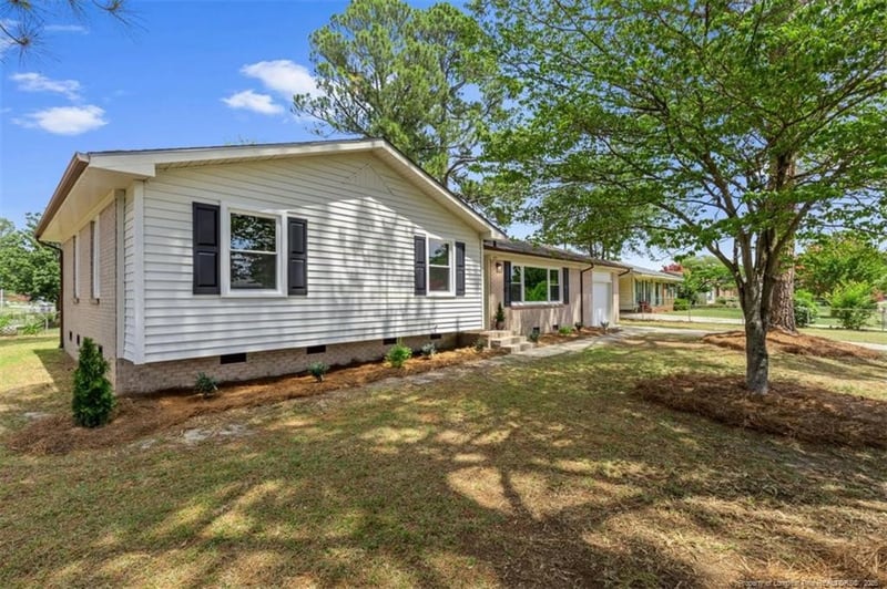 5201 Brookfield Rd, Fayetteville, NC 28303