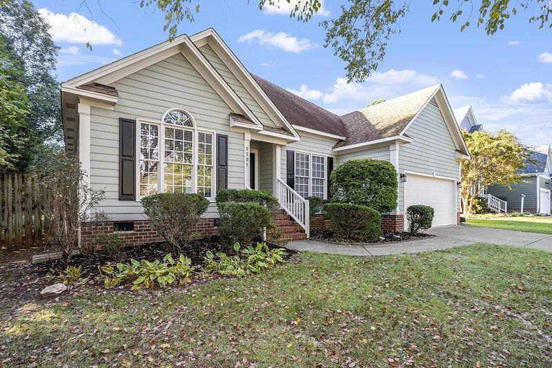 5201 Harrington Grove Dr, Raleigh, NC 27613