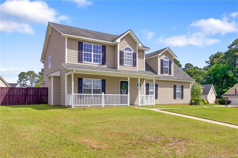 5202 Woodpecker Dr, Hope Mills, NC 28348