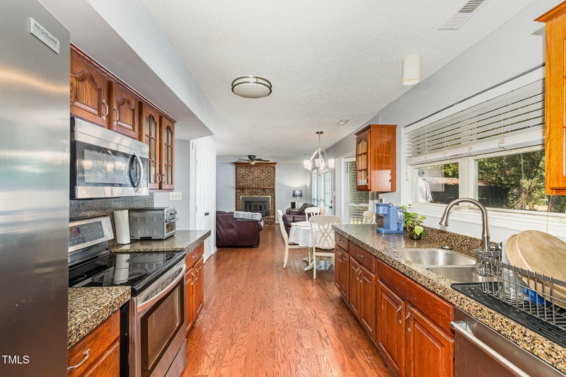 5204 Bentgrass Dr, Raleigh, NC 27610