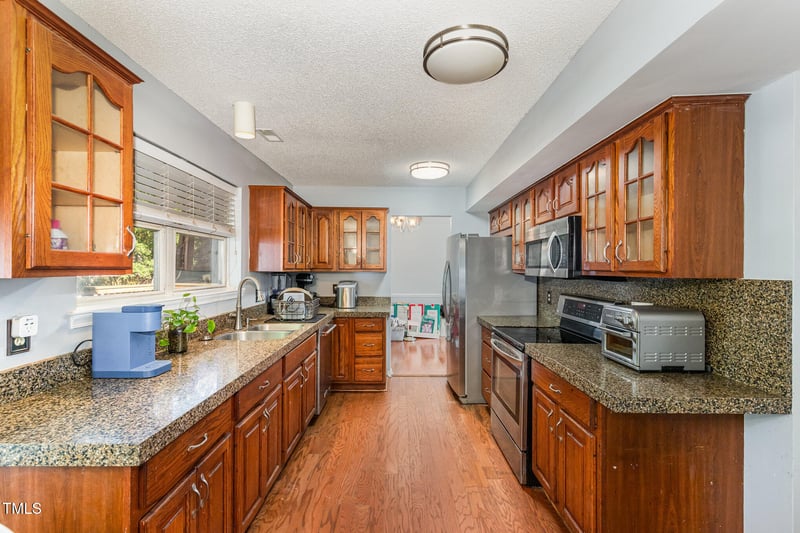 5204 Bentgrass Dr, Raleigh, NC 27610
