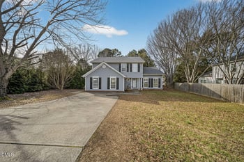 5204 Bentgrass Dr, Raleigh, NC 27610