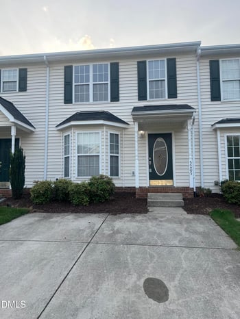 5205 Tanglewood Creek Ct, Raleigh, NC 27610