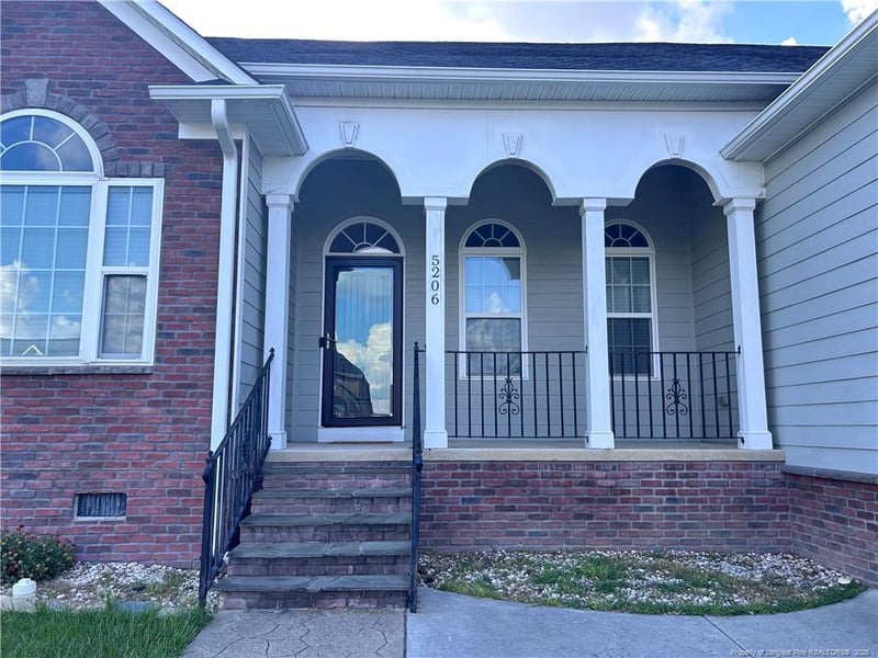 5206 Pride Ln, Hope Mills, NC 28348