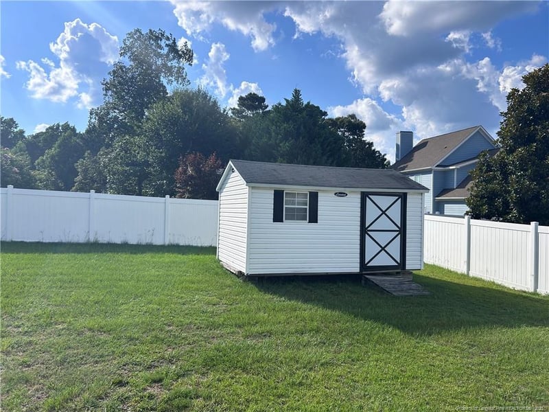 5206 Pride Ln, Hope Mills, NC 28348