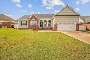 5206 Pride Ln, Hope Mills, NC 28348
