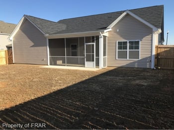 5206 Riva Ridge Ln, Hope Mills, NC 28306
