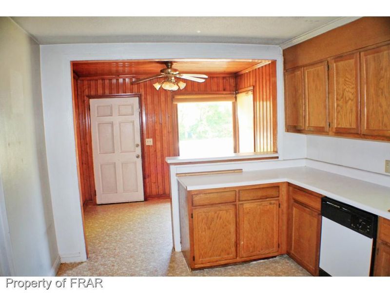5207 Walnut Dr, Fayetteville, NC 28304