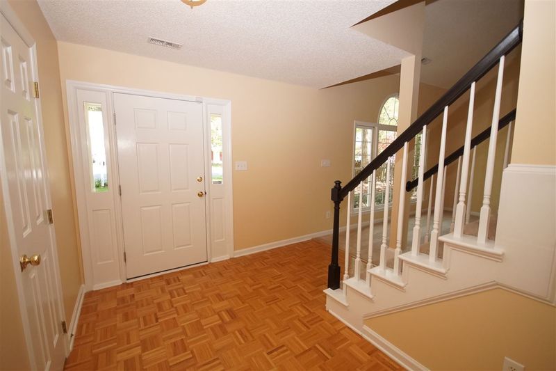 5208 Blakeley Ln, Raleigh, NC 27613