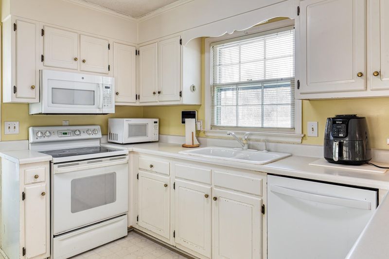 5208 Memory Ln, Durham, NC 27712
