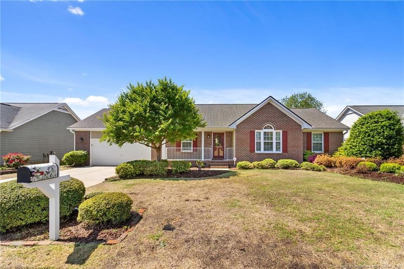 5209 Miranda Dr, Hope Mills, NC 28348