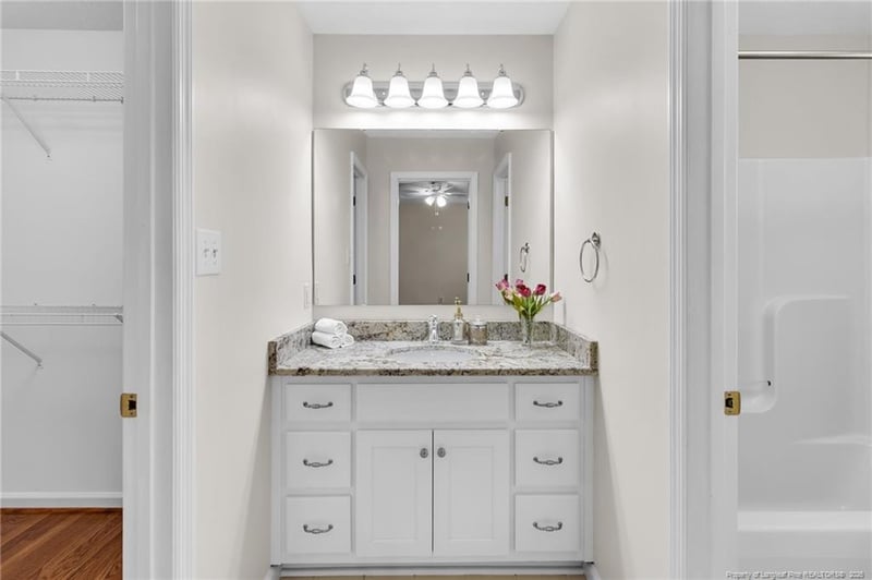 5209 Miranda Dr, Hope Mills, NC 28348