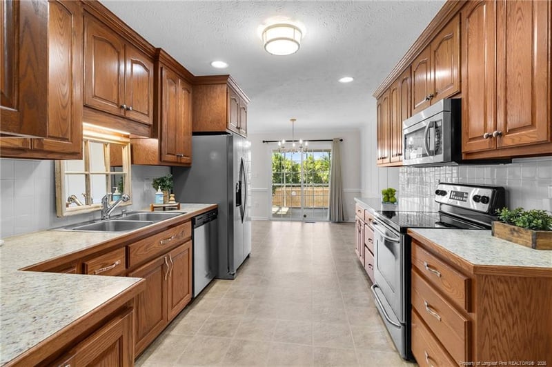 5209 Miranda Dr, Hope Mills, NC 28348