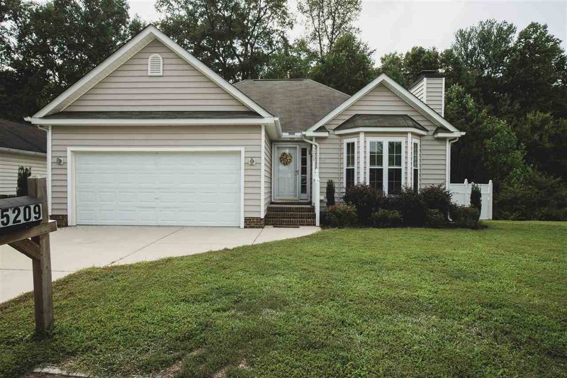 5209 Moss Hill Dr, Raleigh, NC 27616