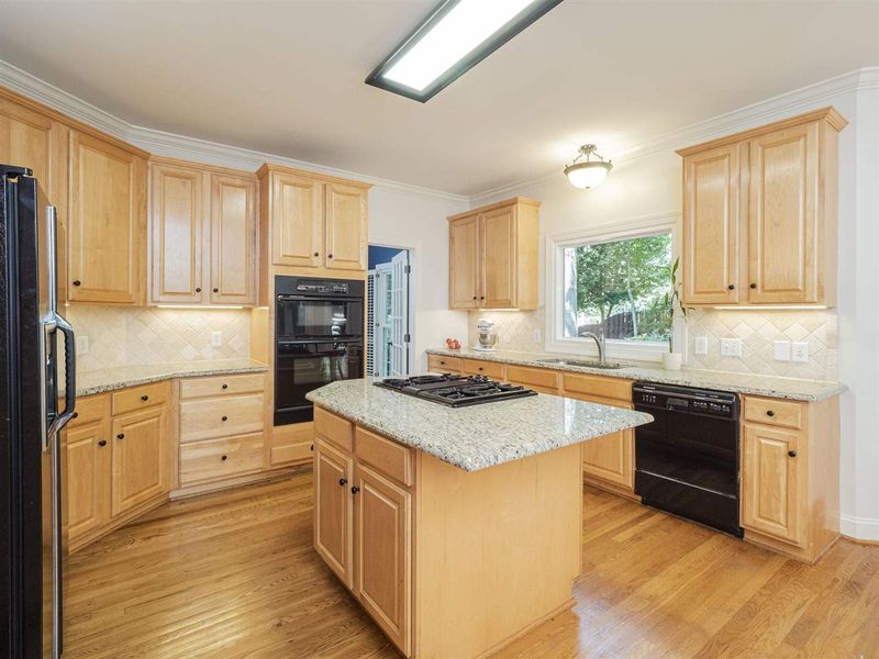 5209 Richland Dr, Raleigh, NC 27612