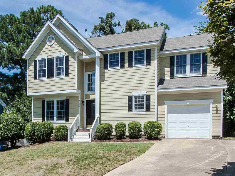 5209 Ryegrass Ct, Raleigh, NC 27610