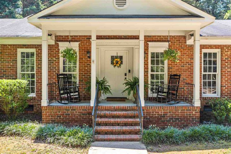 5209 Sweetbriar Dr, Raleigh, NC 27609